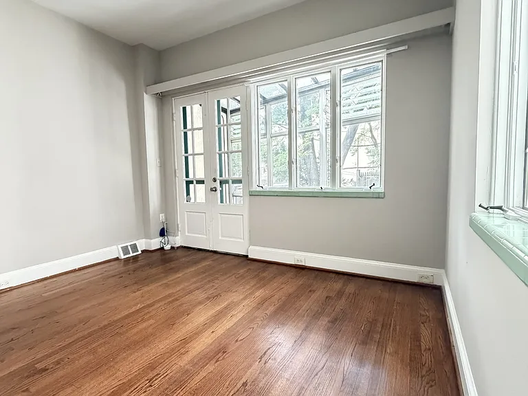 22 E Hamilton St — Photo 8