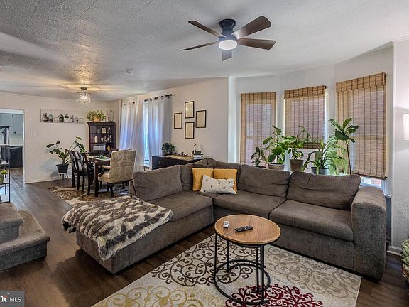 3rd image of 310 S Lincoln Ave