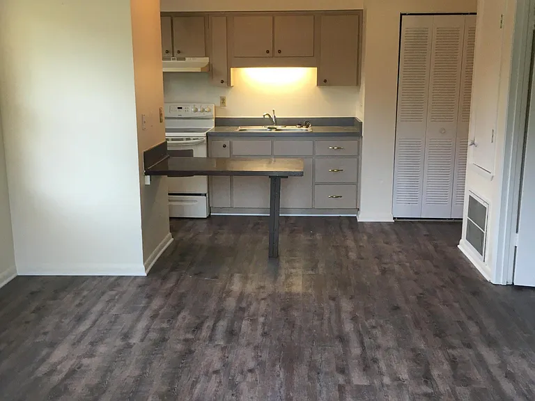 5300 NE 14th Ave #1 — Photo 3