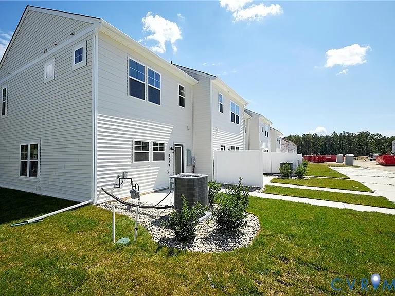 214 Greenpark Rd — Photo 7