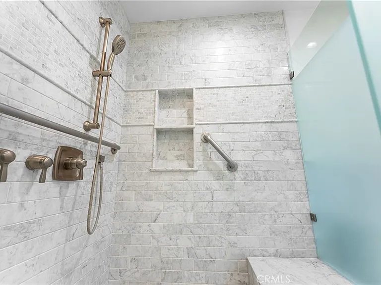 215 E Edgewater Ave — Photo 26