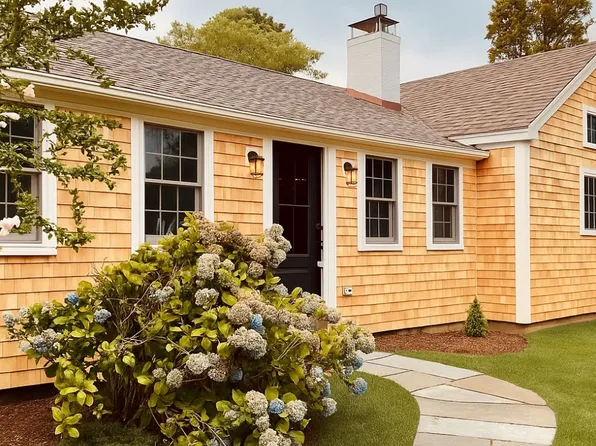 (undisclosed Address), Brewster, MA 02631
