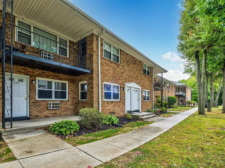 Princeton Court CLO — Photo 20