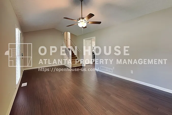 3 bed, 2.0 bath, 1221 sqft, $1,790 — Photo 4
