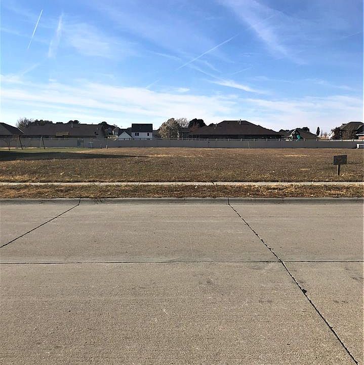 2nd image of West Ave