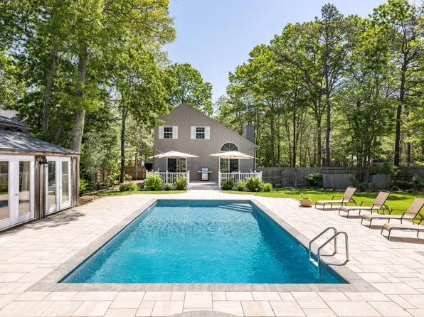 61 Barnes Ave, East Hampton, NY 11937