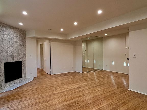 5th image of 1505 Barry Ave APT 202