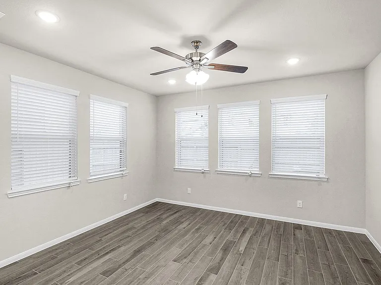 5606 Hyde Park Dr — Photo 8