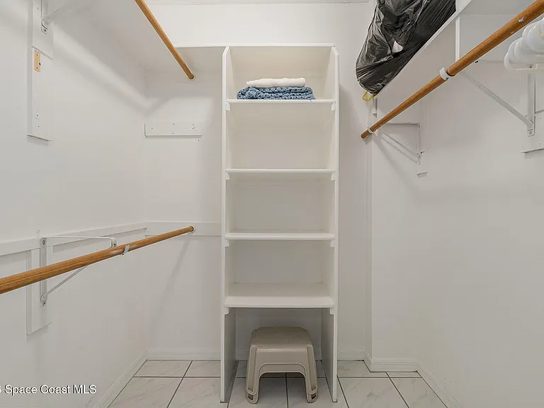 601 Shorewood Dr #G405 — Photo 19