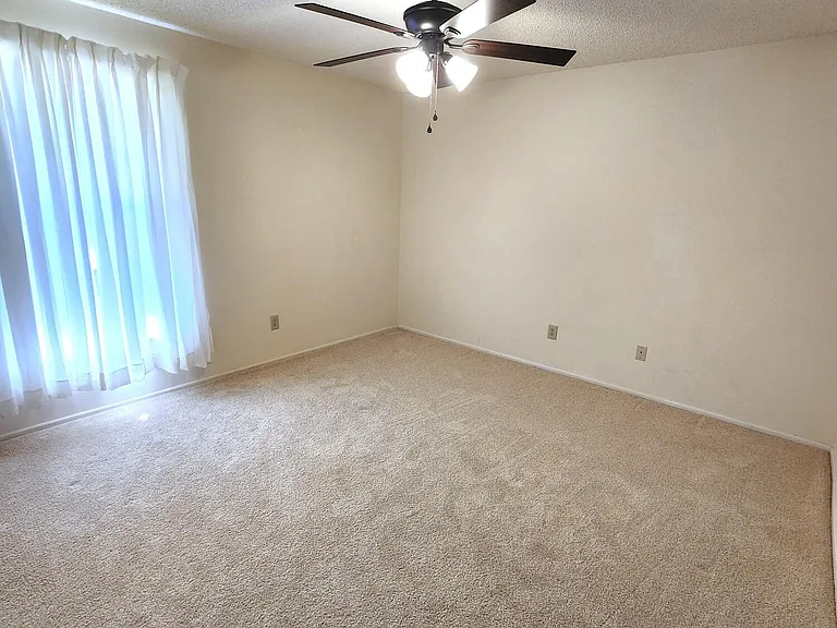 1244 Lakeview Dr — Photo 13