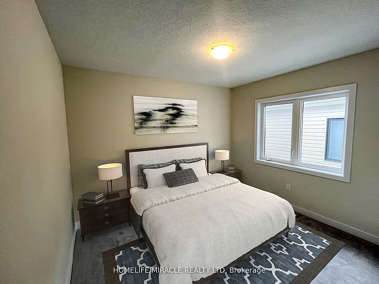 66 Aviron Cres — Photo 23