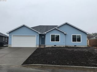 233 Masyn Ct, Roseburg, OR