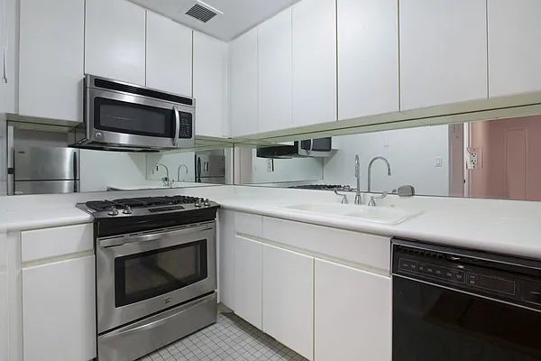 Sold by Prime NYC | media 6