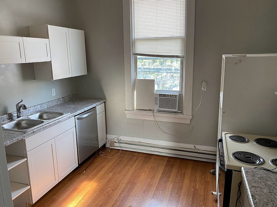 2nd image of 2333 W Clifton Ave #10551199