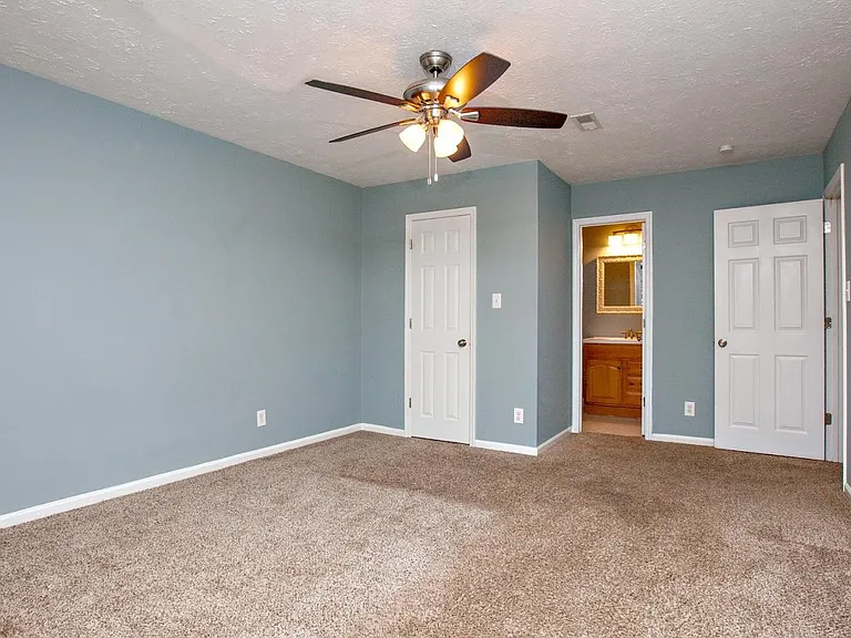 1819 Eichelberger Dr — Photo 6