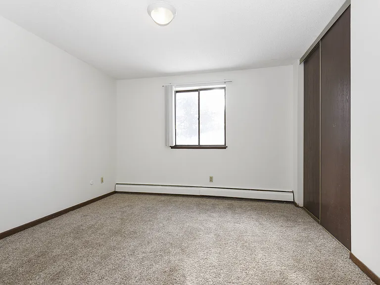 Maplewood, MN Maplewood Apartments | Bedroom
