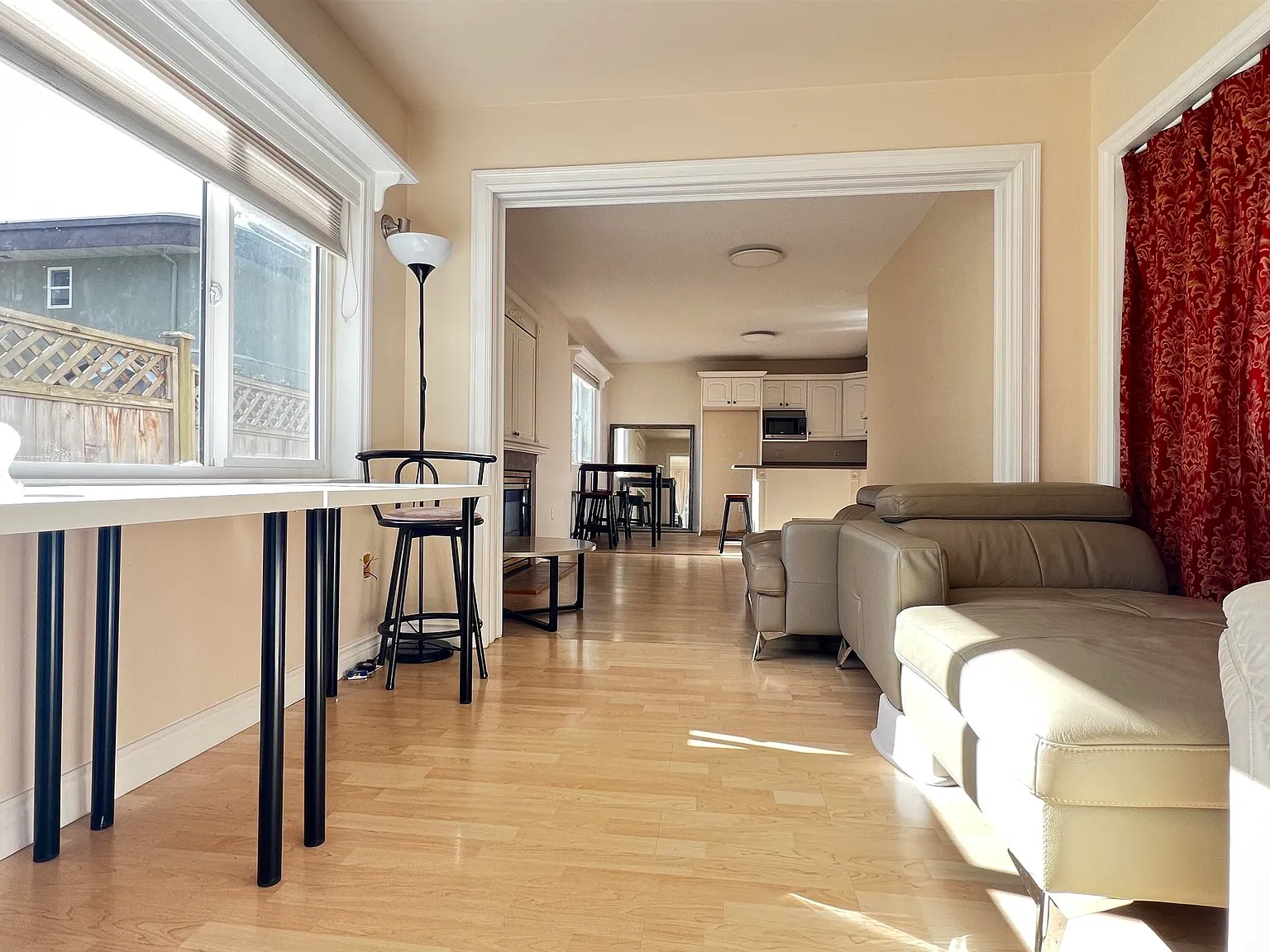 2 bed, 882 sqft, $2,300 — Photo 3