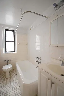 Rented by (Legacy) Tri Hill Realty Group LLC | media 6