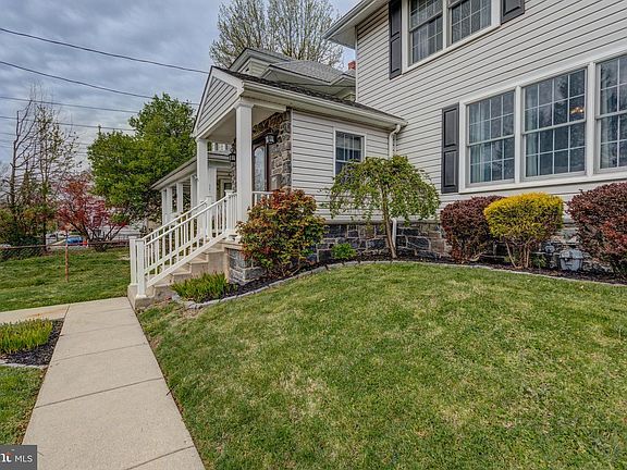 4th image of 114 N Scott Ave