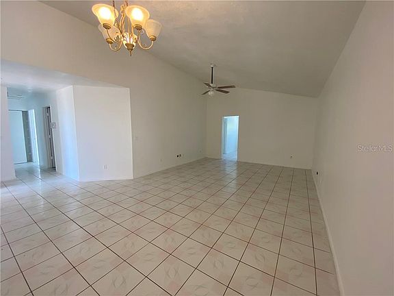 4th image of 305 Chicago Woods Cir