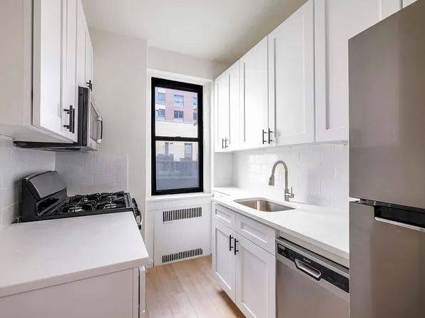 15501 90th Ave APT 1K, Jamaica, NY 11432
