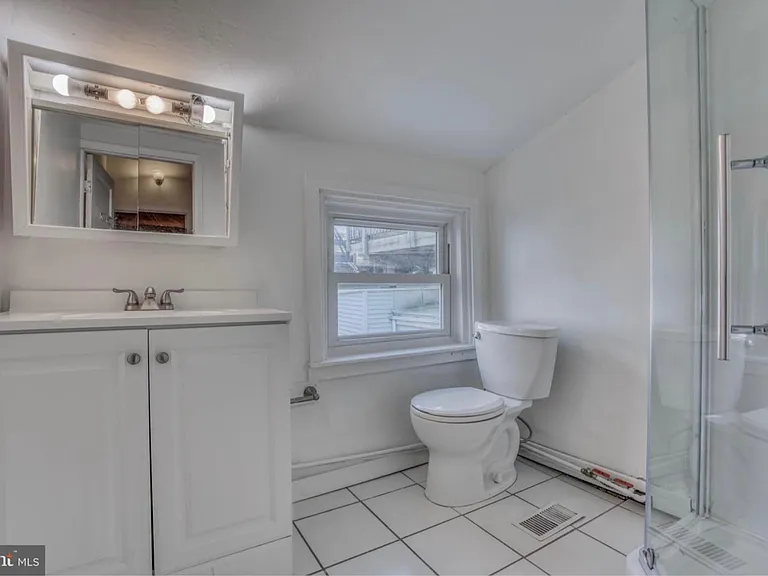 1125 William St — Photo 7