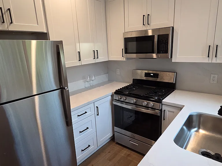 237 Michigan Ave #D — Photo 6