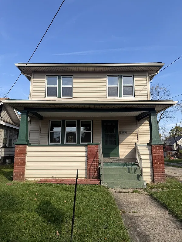 3 bed, 1.0 bath, 1144 sqft, $1,400 — Photo 1