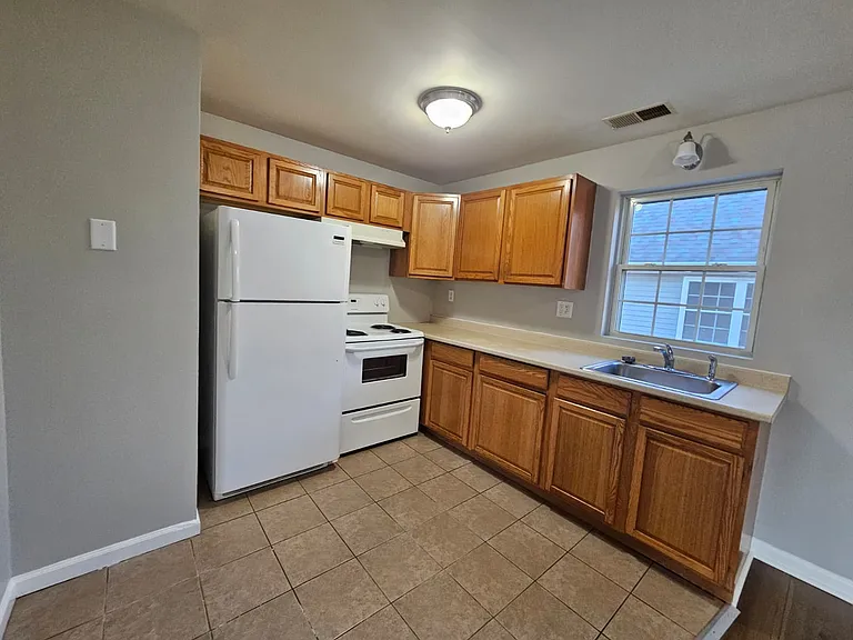 129 Main St #2B — Photo 1