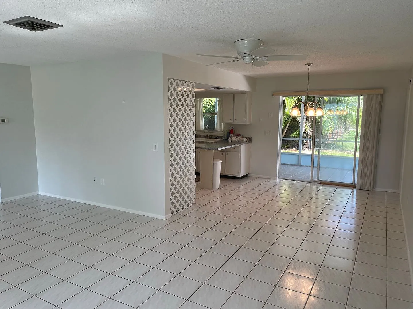Charming, Move-In Ready 2BR/2BA Single-Family Home with Huge Fenced Yard in Venice! — Photo 4