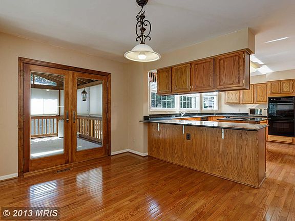 5th image of 214 Greenmont Way NE