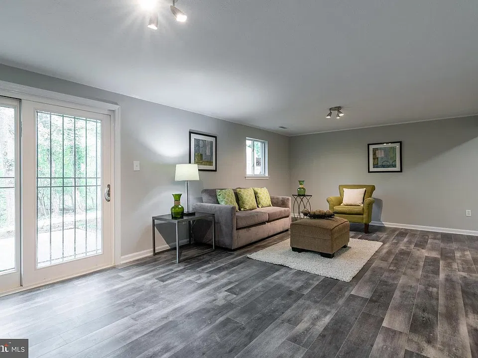 6406 Seta Dr
