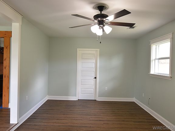 3rd image of 120 Brookfield Rd