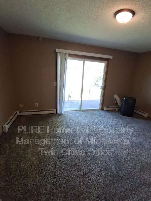 2 bed, 1.0 bath, 1200 sqft, $1,575 — Photo 4