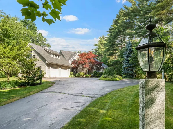 4 Baltusrol Circle, Falmouth, ME 04105