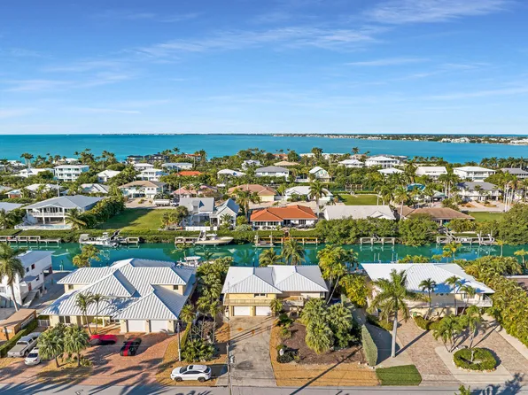 521 12th St, Key Colony Beach, FL 33051