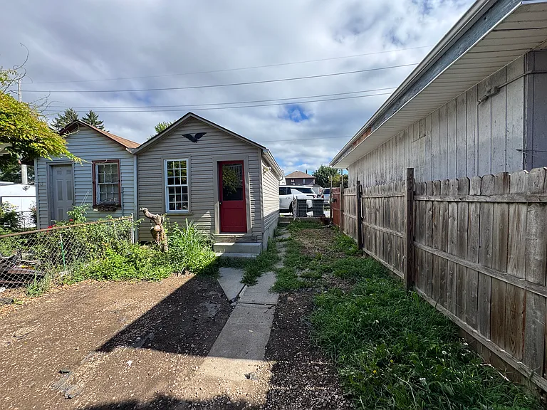 581 Guilford St — Photo 15