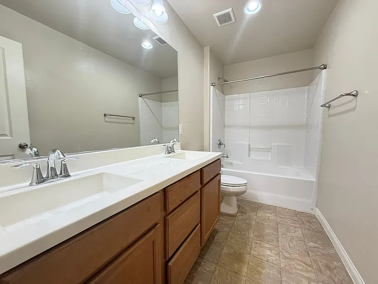 8974 Don Valley Ave — Photo 16