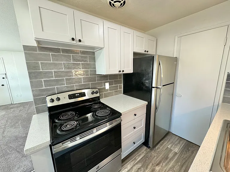 9043 35th Ave SW — Photo 11