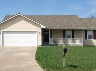 3945 NW Krysten St, Topeka, KS 66618