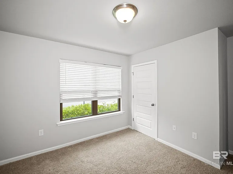 1481 Majesty Loop — Photo 8