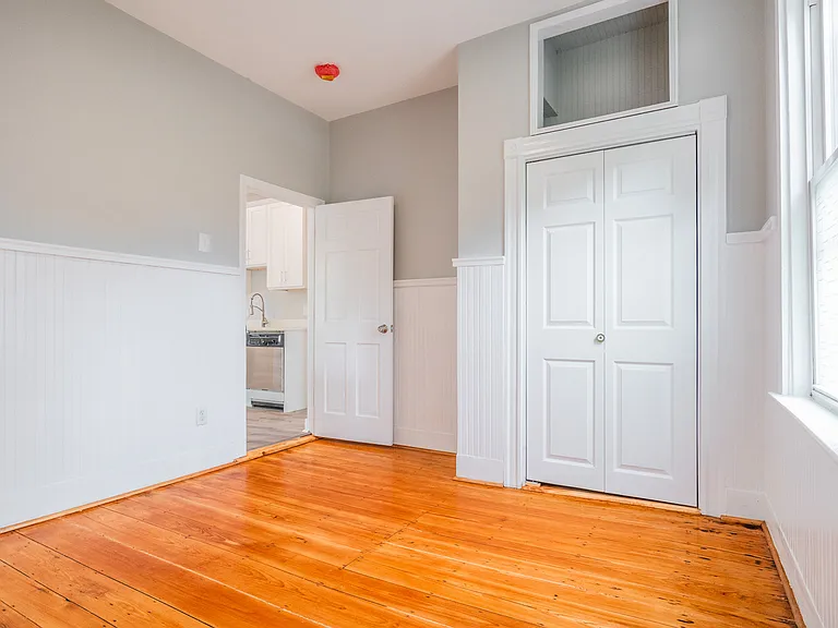 16 Rossmore Rd — Photo 3