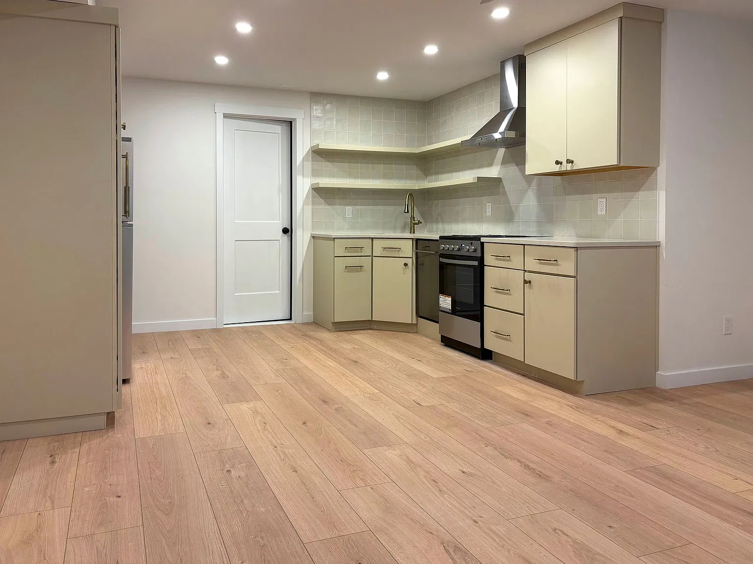 1 bed, 800 sqft, $2,900 — Photo 4