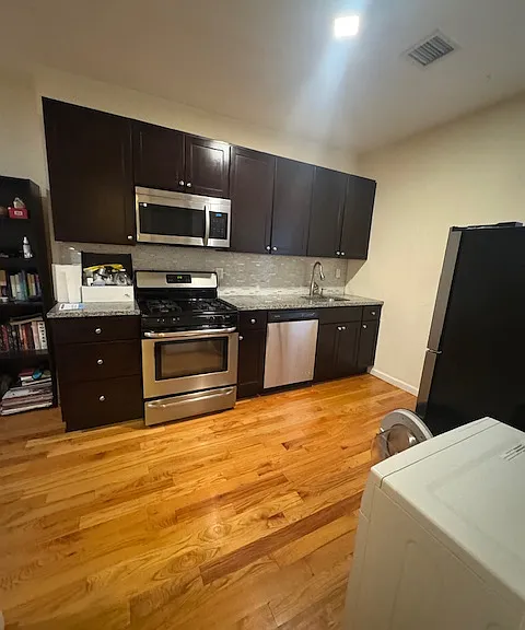 257 Grove St #3 — Photo 4