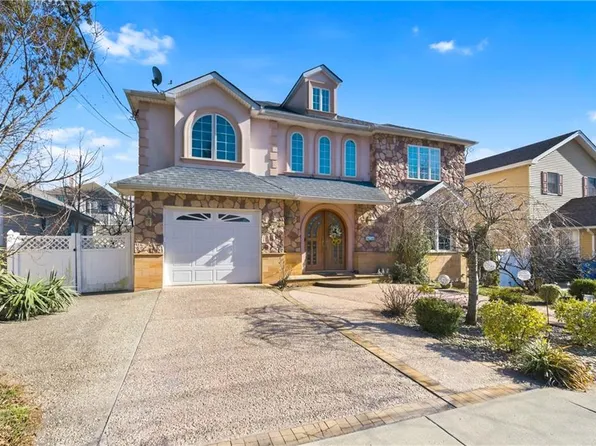 88 Hillcrest St, Staten Island, NY 10308