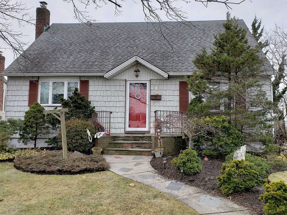 1st image of 592 Heathcliff Dr