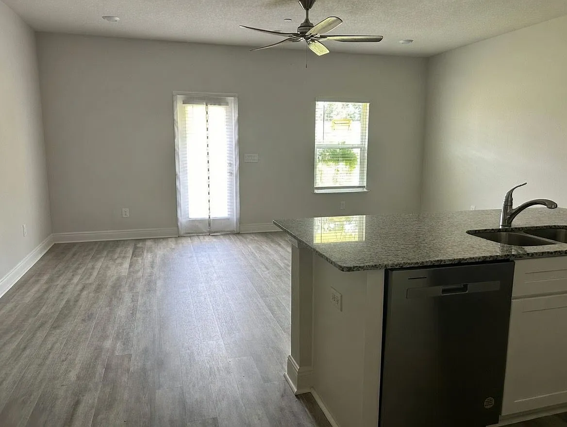 3 bed, 1537 sqft, $1,895 — Photo 4