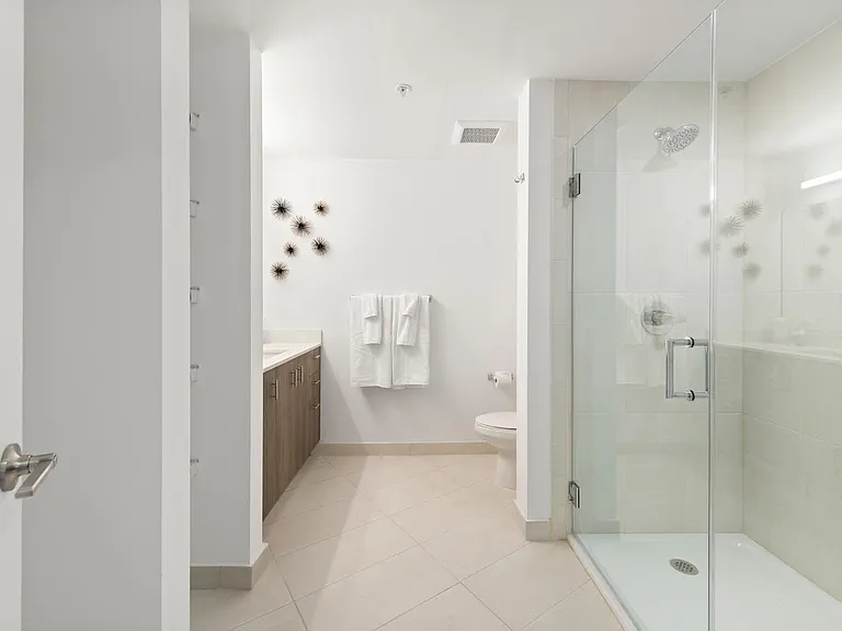 7905 NW 36th St #312 — Photo 5