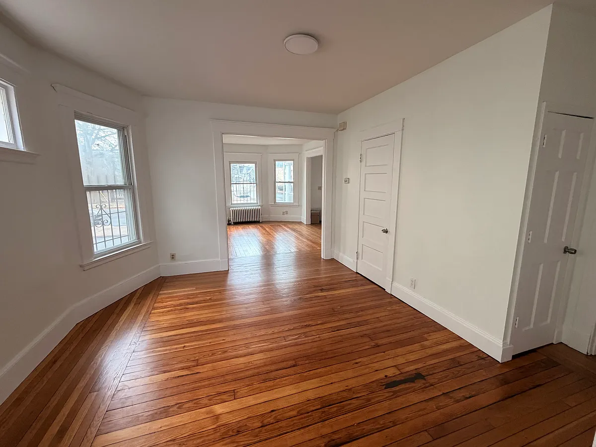 bedroom or dedicated dining room - 621 Elm St #1