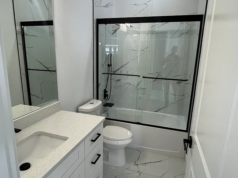 143 Harold Ave S #141 — Photo 4